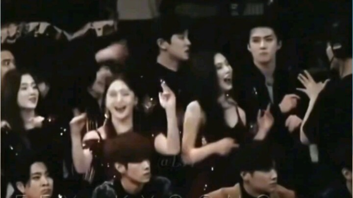 เอสเอ็มช่างเป็นดินแดนแห่งหน้าตาเทพจริงๆ ลีซูมาน นายช่างจับจุดเราได้แม่นยำเหลือเกิน～～