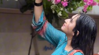 বৃষ্টি ভেজা বাঙালি মেয়ে #