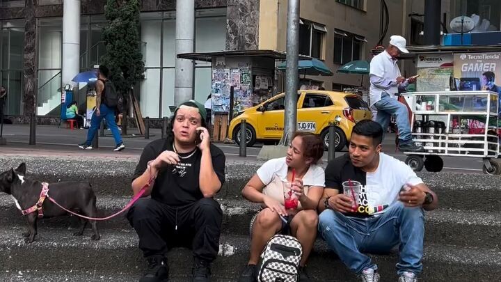 me mande a operar los ojos broma