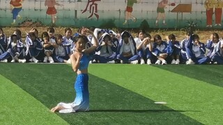 这是我们运动会跳的  我热爱舞蹈 不是专业的  虽然我跳的不是很标准  但这甚是我自己学的 希望大家能喜欢
