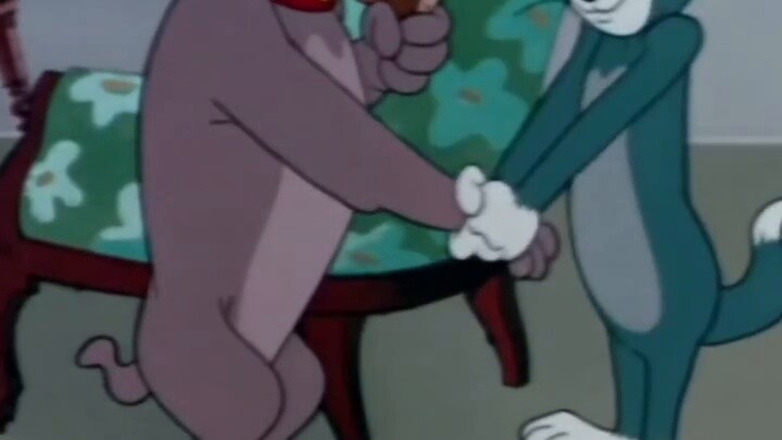 عند المغادرة، طلبت التحكيم وضحكت بصوت عالٍ