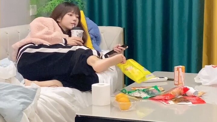 ท่าสุดท้ายของแฟนสาวถือว่าเด็ดสุดๆ ไปเลยในหมู่คนขี้เกียจทั้งหลาย