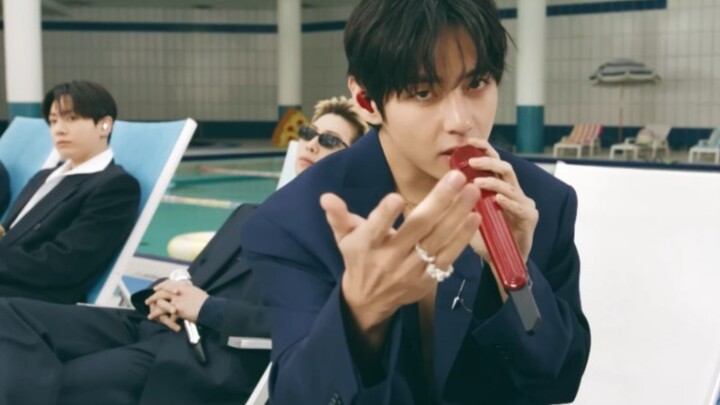 BTS - Ca khúc trở lại mới nhất SWIM phiên bản live bên bể bơi