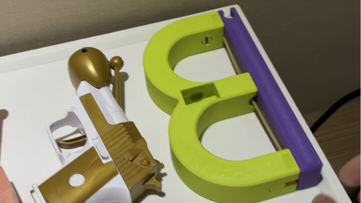 Hotels these days are so fancy! They even prepared so many toys for me just because I’m checking in—