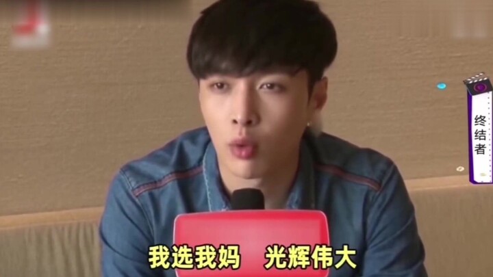 Mỗi cuộc phỏng vấn của Trương Nghệ Hưng đều là một cảnh nổi tiếng, và nó vẫn sẽ khiến bạn hahahahaha