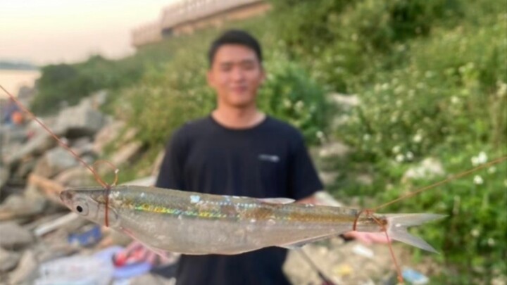 Memancing ikan adalah kebohonganmu