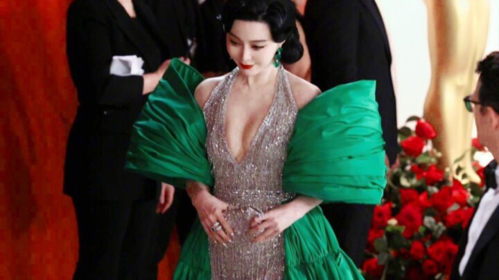 ฟ่านปิงปิงร่วมงานพรมแดงออสการ์ 2023: นางเอกย้อนยุคสีเขียวเข้ม