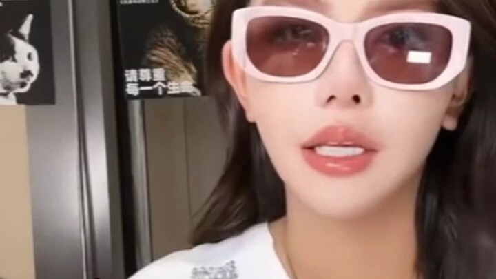 Han Anran shares a video of Xiao Zhu Mei playing with Youmi; Xiao Zhu Mei is being attacked by netiz