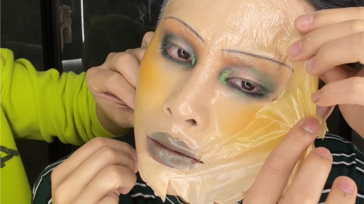 撕脸也太酸爽了！海盗爷秀场妆容卸妆