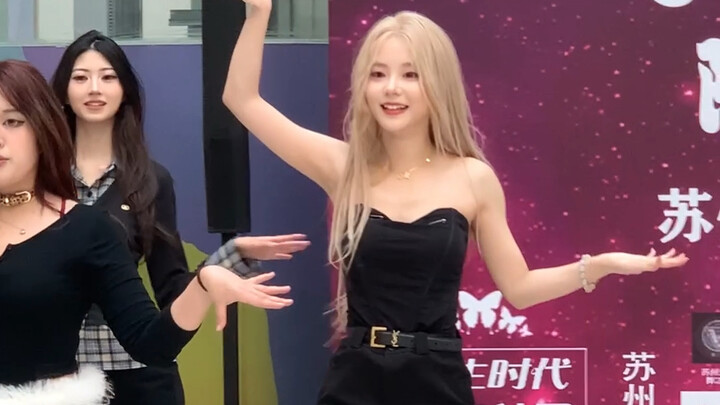 ทดลองใส่เสื้อผ้าสไตล์นี้เป็นครั้งแรก!