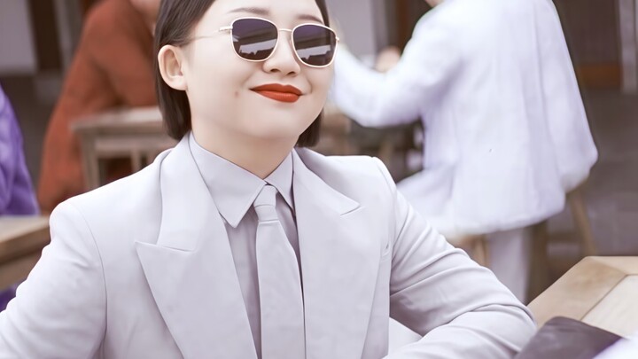 How did they manage to convince Teacher Li Chengru to star in it? It’s just too ahead of its time!