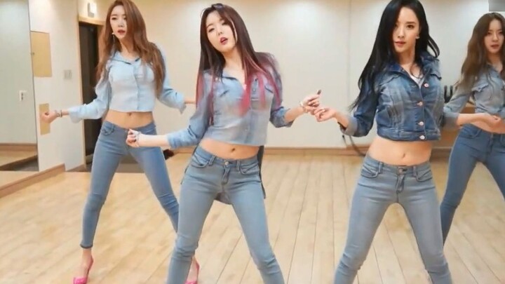Tarian para gadis dewi jeans ini begitu indah, mereka terasa sangat muda dan memiliki panjang kaki 1