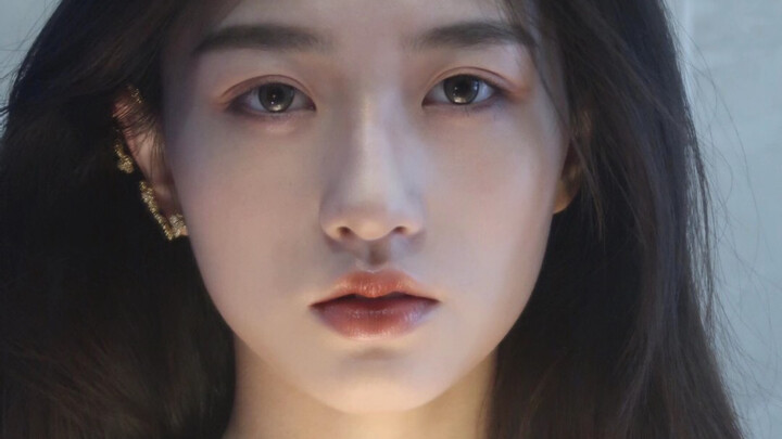 White Moonlight Makeup | That Cool, Ethereal Vibe Is Purely Otherworldly!