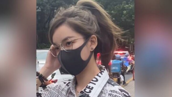 “นี่แหละใช่ผมหางม้าสูงที่ผู้ชายชอบเหรอ?”