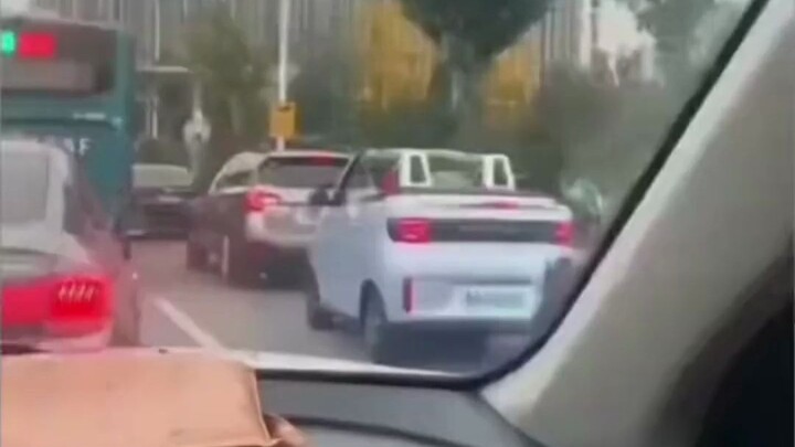 เด็กแจ้งเบาะแสป้ายทะเบียน ยืนยันซ้ำแล้วซ้ำเล่าว่ามีเลข 8 กี่ตัวกันแน่?