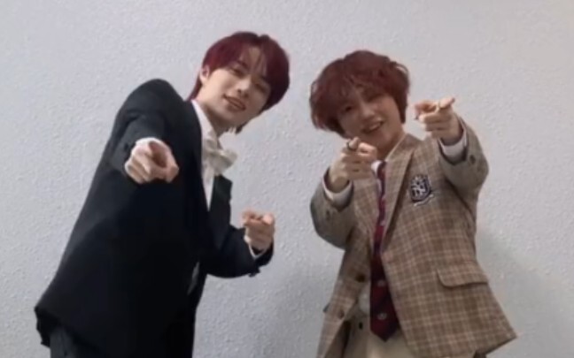 ทีเอ็กซ์ที ชเวบอมกยู YOUNITE เมียงอึนโฮ 1 ใน 9 ชาเลนจ์ติ๊กต็อก 220515 TikTok