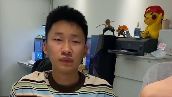 เกมโป๊กเกอร์ในห้องนอน รูมเมทเปิดโหมดโกงไม่หยุด ข้อเสียเพียบเลย