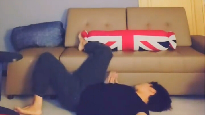 Park Woo-jin phiên bản tuyệt vọng của “Hype Boy”.. (feat. Giao nhầm địa chỉ) [Vietsub/AB6IX]