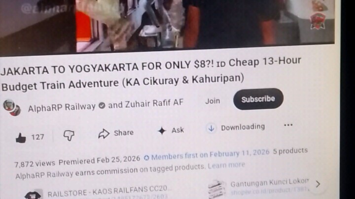 KA CIKURAY BERANGKAT STASIUN MASWATI SETELAH BERSILANG KA ARGO PARAHYANGAN Malam hari kemarin Februa
