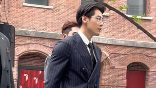 ผู้ชายที่มีรอบแขนเกิน 40 ซม. ไม่สามารถแต่งตัวเหมือนเด็กได้อีกต่อไป