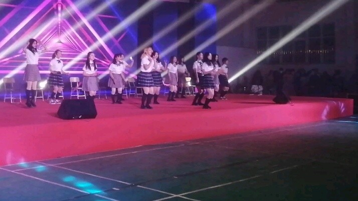 Tiệc mừng năm mới ở trường người khác "Bạn có muốn nhảy" phiên bản SNH48 cắt