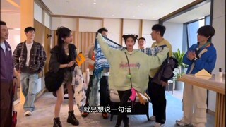 【白鹿】妈妈丝巾拍照姿势已拿捏👌