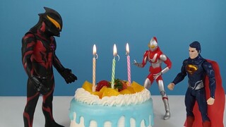 Ozawa used a magic wand to make a delicious cake to celebrate the original Ultraman's birthday, and 