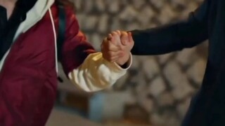 holding hands in kdramas