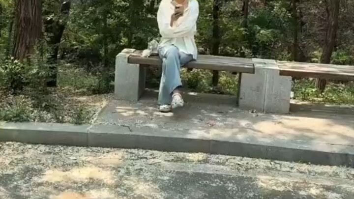 Found a beautiful woman in the park