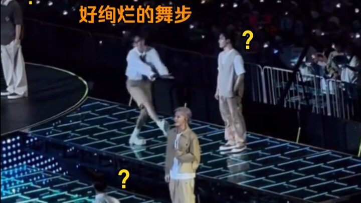 เซิ่งควันใช้คอมโบเส้นสายลื่นไหลชุดหนึ่งเข้าไปอยู่ด้านหลังโฮชิ
