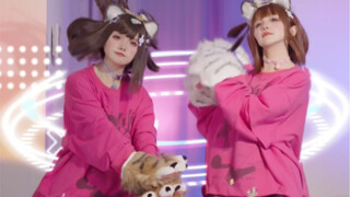 Millennial hottie twins! loveit!!