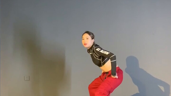 This time it is a full body wave exercise. You need to clearly link the exercises to make them smoot