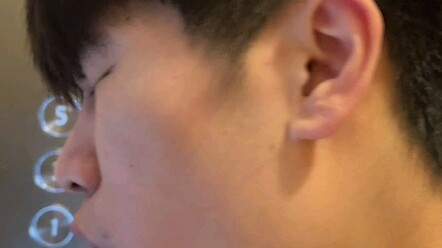 Kaki kepiting di Danau Barat benar-benar berwarna putih pada hari hujan