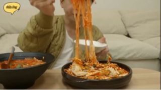 Bún kim chi, trứng chiên và rịu phần 3 #mukbang