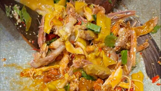Ayam lemon ala suku Dai di Yunnan, sangat cocok dinikmati di musim panas karena rasanya asam, pedas,