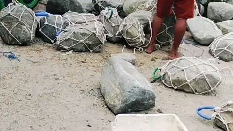 lgi ikat batu buat memasang rompong d.laut