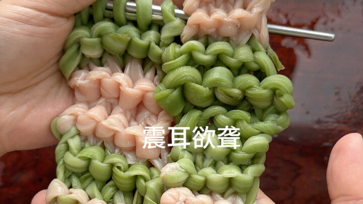 Today’s feast: a spinning hot pot! I whipped up a giant batch of crispy bell rolls—time to get creat