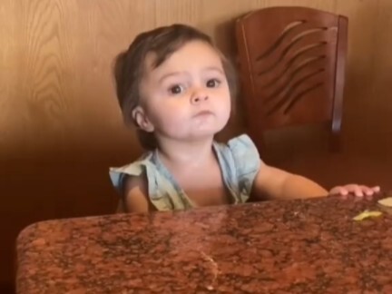 Reaksi Bayi saat Pertama Kali Melihat Api