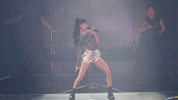 LISA Performed 'LALISA + MONEY' at BORN PINK SEOUL TOUR DAY 1