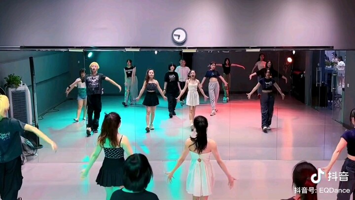 La La Land berasal dari Douyin dan belajar sendiri Douyin setelah cermin