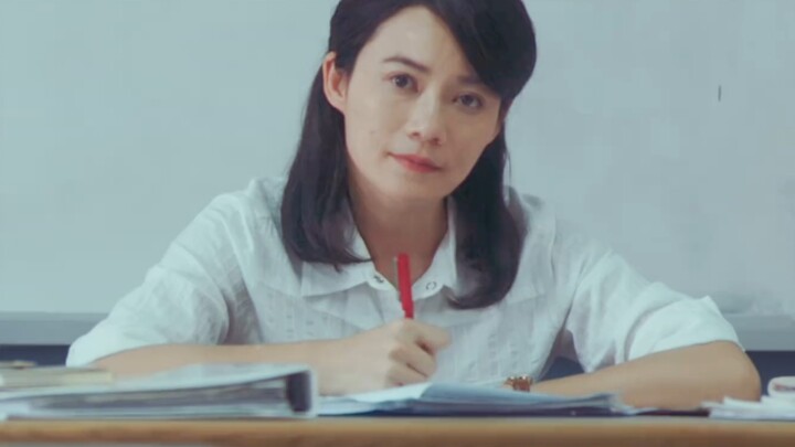 “Mưa Nhiệt Đới”: Tiếng sấm vang dội trong bầu trời u ám, chỉ mong mưa gió đến để có thể giữ em lại n