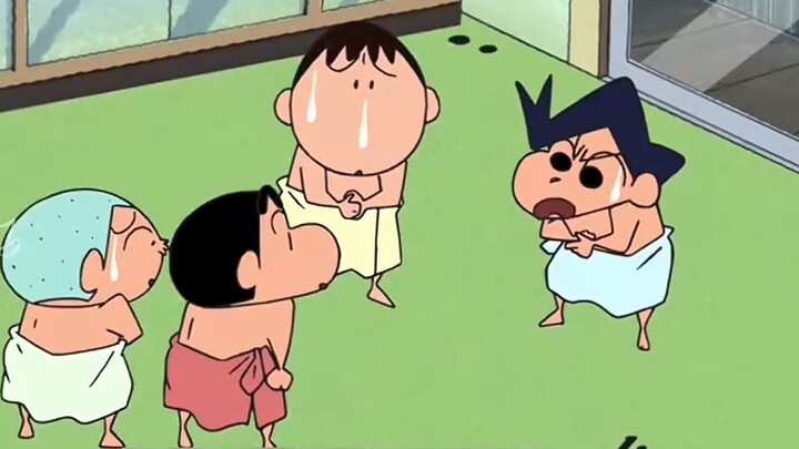 I didn’t expect that Shin-chan had so many sets of the same clothes…