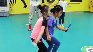 是怎么做到  配合这么默契的  真是厉害的  宝宝