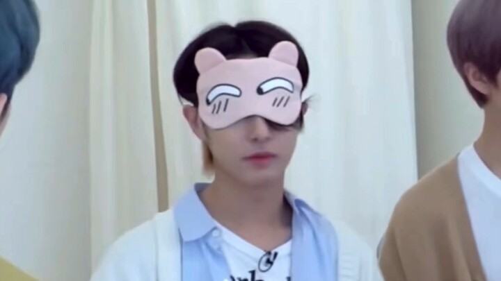 【黄仁俊】闭眼摸成员的手一次性全部猜对！看来平时没少牵手🐶