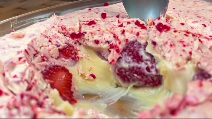 Bombom Cravejado na Travessa 🍓 @davirumao