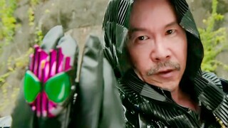 Melihat adegan di Kamen Rider di mana kekuatan Kaisar Qi dipinjam