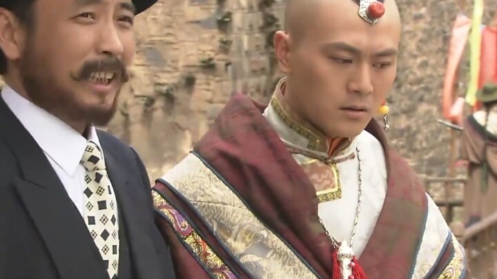 Playing the fool to outsmart the tiger? How a “foolish” young master controls the lifeline of all ch