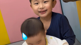 他俩感情极好 理由如下：