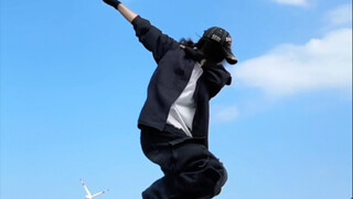 I won't be anxious if I dance badly, because I'm on the grassland