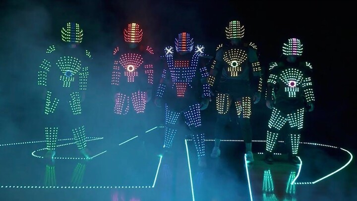 So awesome! These cool guys not only dress incredibly stylish but also live such amazing lives! They